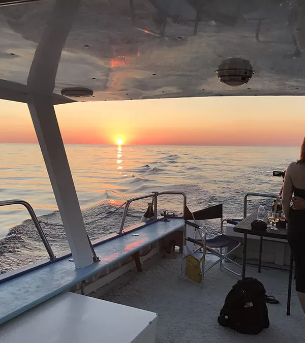 couple during sunset comino shared tour